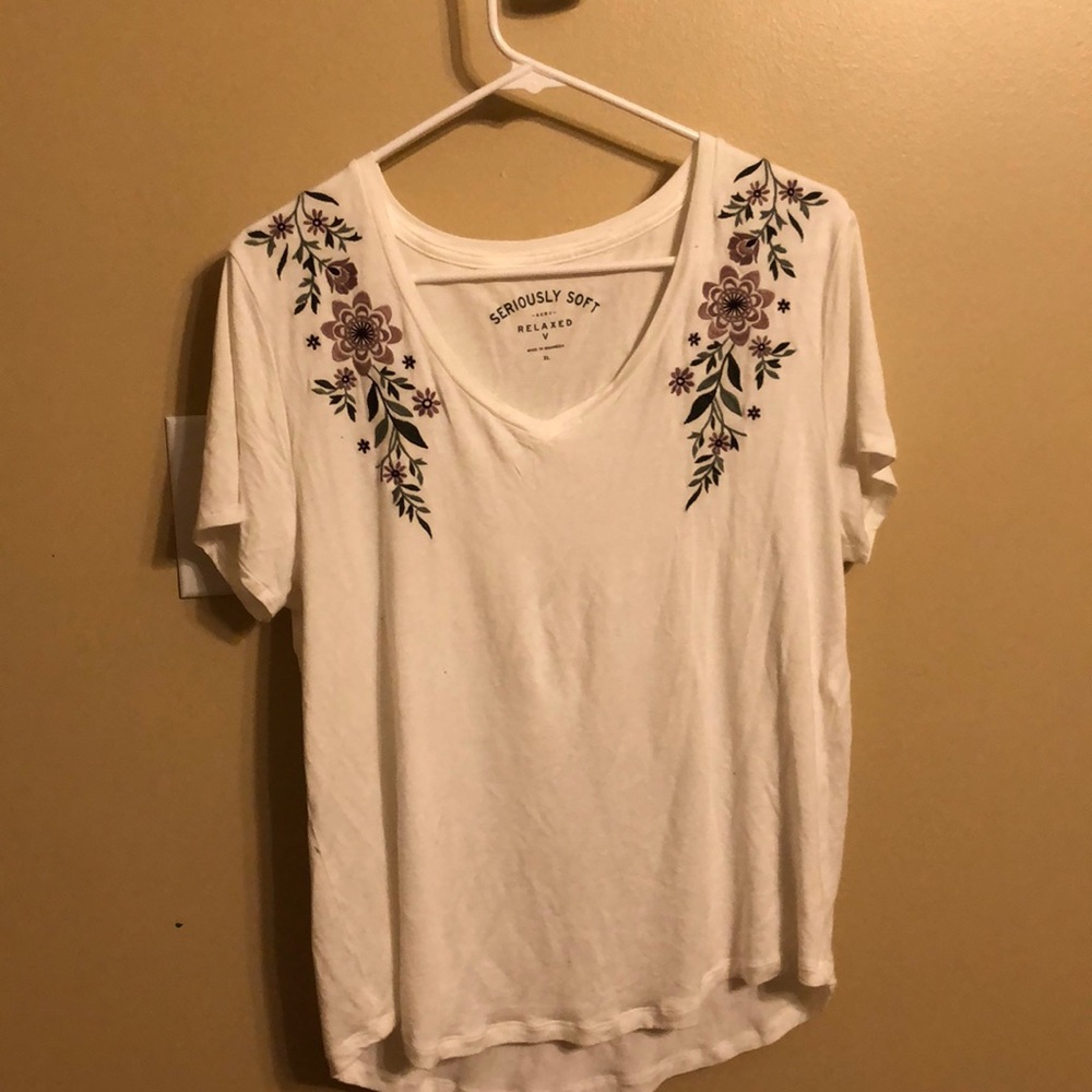 White embroidered tee